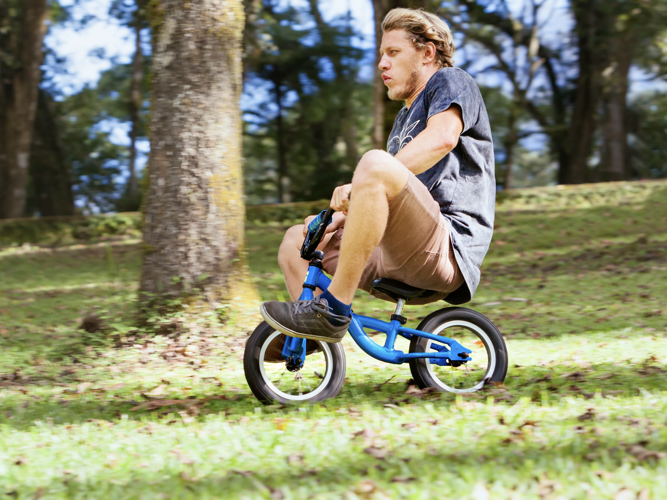 Person riding a bicycle representing fast 5G speeds for business connectivity.