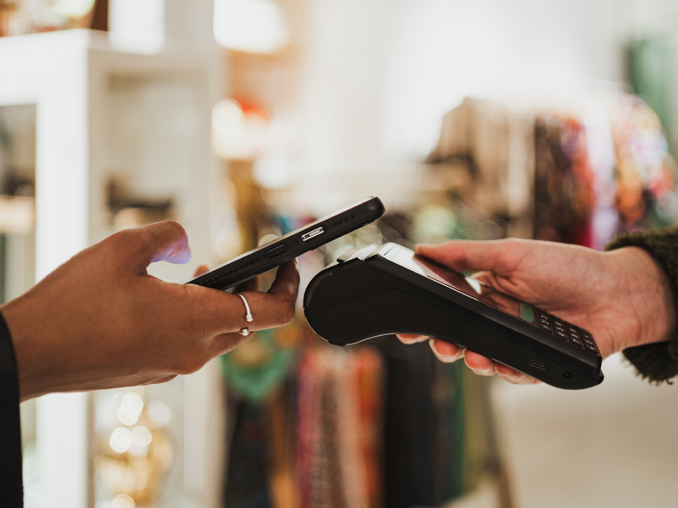 Retail point-of-sale terminal using reliable cellular connectivity for payment processing.