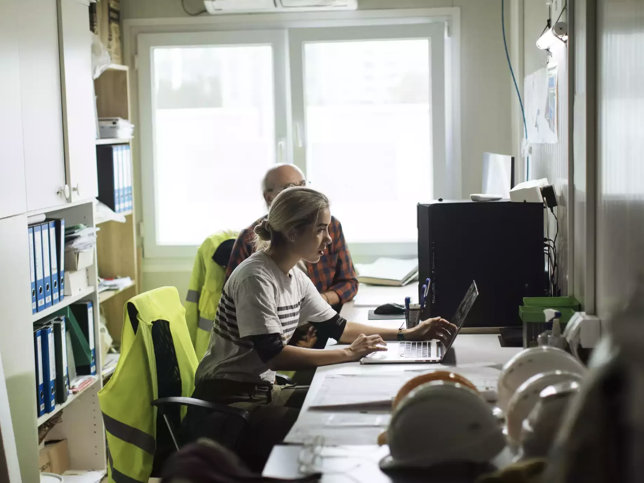 Construction site office using reliable 5G business internet for project coordination and operations.