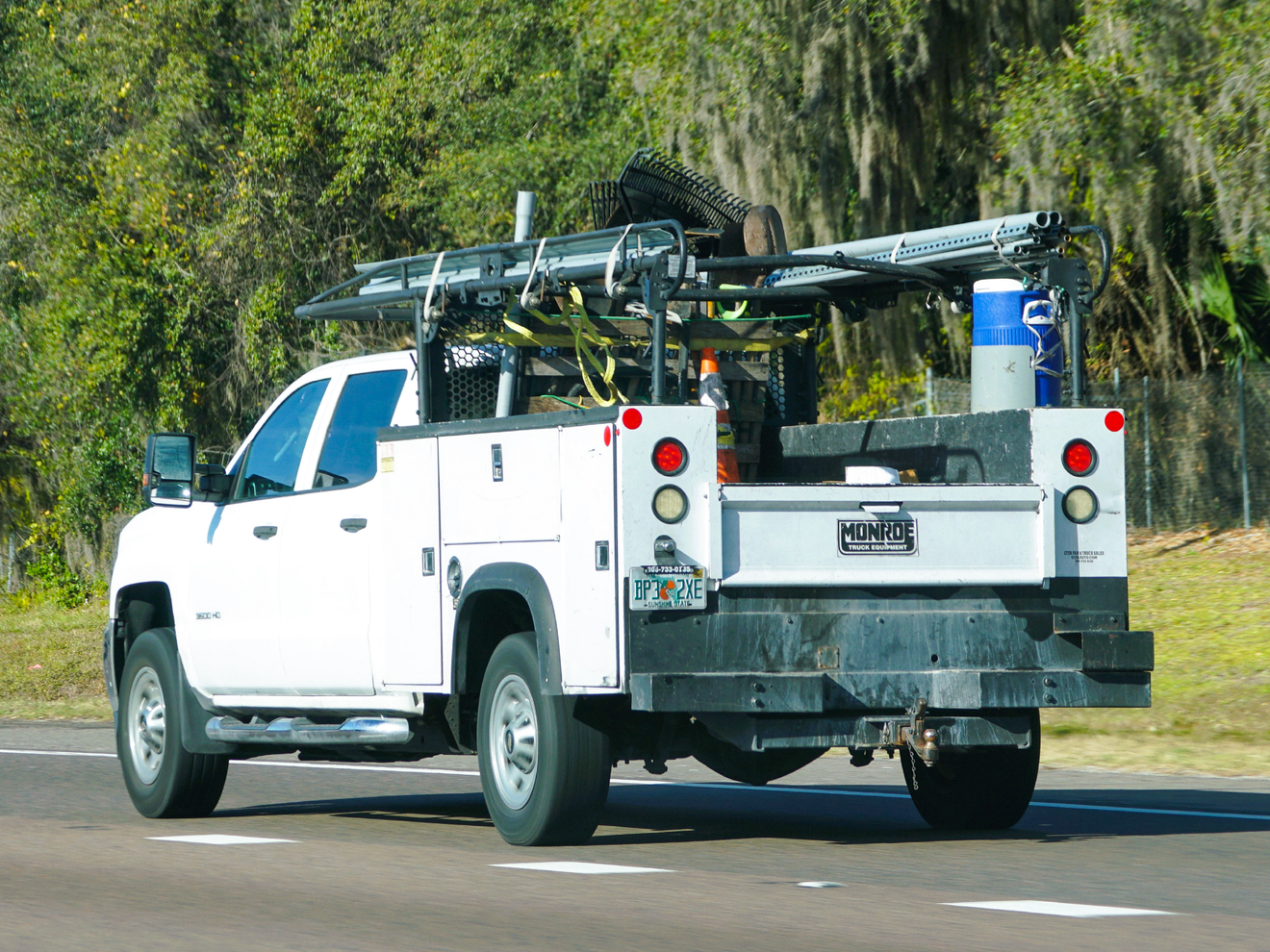 Service truck using a Siren cellular antenna to maintain reliable connectivity for fleet management, dispatch, and field operations.
