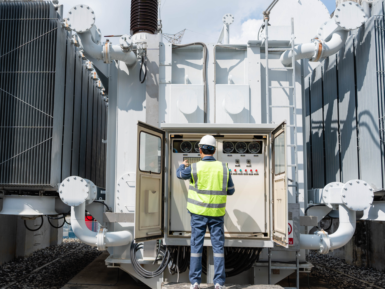 Industrial utility equipment using a Siren outdoor antenna for reliable cellular connectivity in critical infrastructure and industrial environments.